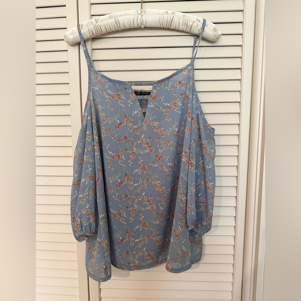 Mint Condition Cold Shoulder Top, M